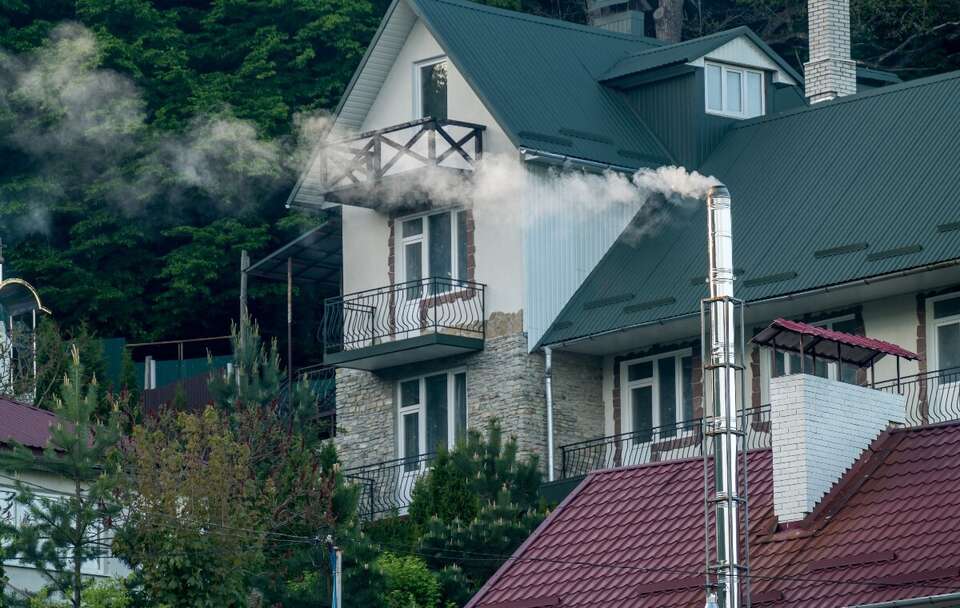 Unia Europejska nie ustępuje! Wybór między podatkiem węglowym a decyzją TSUE