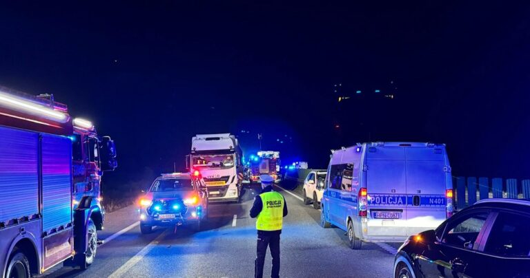 Wstrząsający wypadek na trasie w okolicach Gdańska. Pojazdy w ogniu