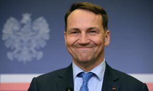 Sikorski pragnie zostać prezydentem, mimo że miejsce dla jednego kandydata jest ograniczone. "Wszyscy politycy mają potencjał do kierowania"