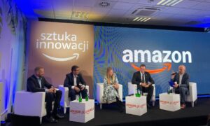 Rozmowa przy torcie: Amazon obchodzi 10 lat działalności w Polsce, a uczestnicy dyskutują o sztuce innowacji.