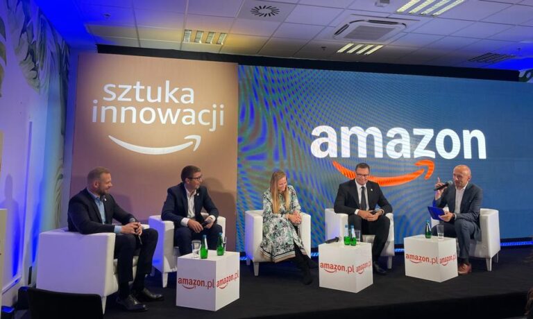 Rozmowa przy torcie: Amazon obchodzi 10 lat działalności w Polsce, a uczestnicy dyskutują o sztuce innowacji.