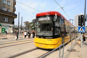 Niespodziewany incydent w tramwaju: Podłoga przebita, pasażer doznał obrażeń