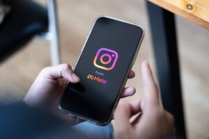 Zróbiono zrzut ekranu. Czy Instagram informuje o tym użytkownika?