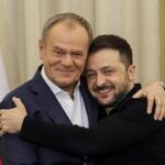 Donald Tusk opublikował swój wpis po angielsku: "Pamiętacie? Wy pamiętacie to najlepiej".