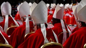 Watykańska gra o tron. Jedna frakcja może przesądzić o wyborze papieża – kulisy zakulisowych rozgrywek
