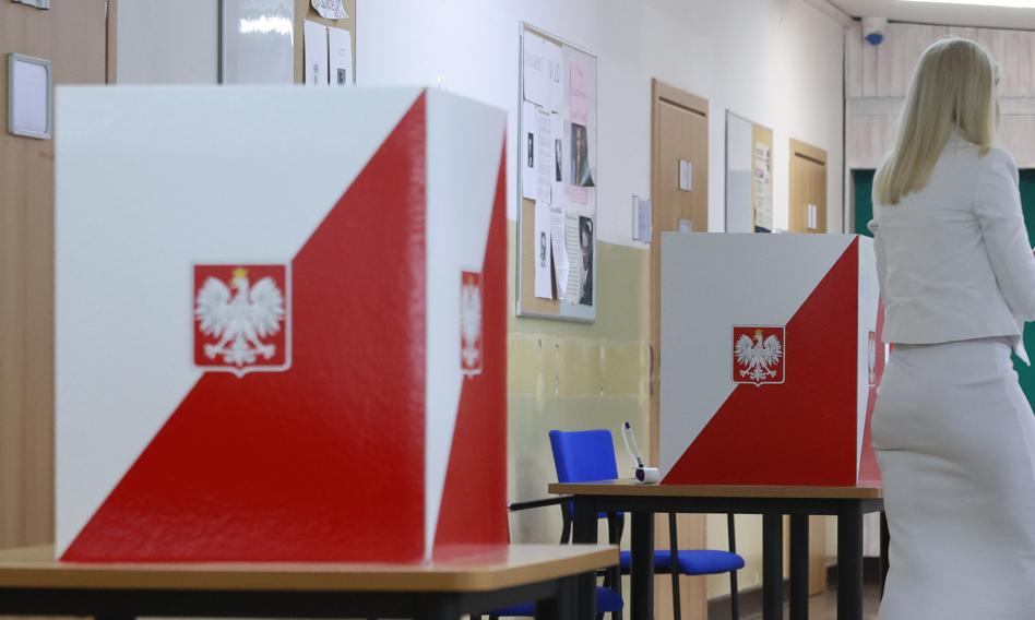 Trzaskowski triumfuje poza Polską, Mentzen wielokrotnie drugi
