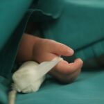 2,5-letnia dziewczynka zatruta narkotykami. Po incydencie pojawiły się groźne symptomy. Sąd wydał wyrok wobec rodziców