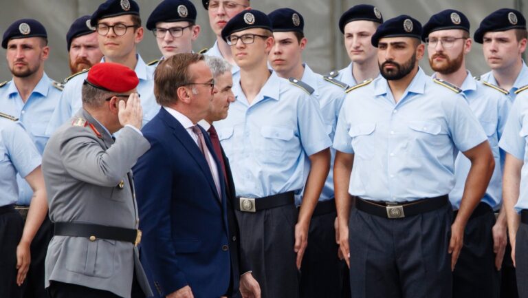 Berlin planuje armię liczącą pół miliona żołnierzy. Wsparcie społeczne dla wojska w Niemczech najwyższe od lat