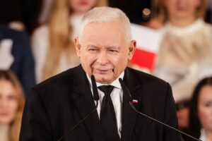 Wewnętrzny sondaż PiS przyniósł wieści, które ucieszyły Jarosława Kaczyńskiego
