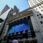 Oryginalny tytuł: Amerykański rynek IPO bije rekordy. Nasz dopiero się budzi Unikalne propozycje tytułu o tym samym sensie: 1. Rekordowe wyniki IPO w USA. Polski rynek wciąż w fazie rozwoju 2. IPO podbijają Amerykę, a polski rynek stawia pierwsze kroki 3. Giełdowy boom IPO w Stanach Zjednoczonych. Polska dopiero zaczyna 4. USA świętuje rekordy IPO, Polska dopiero rozpoczyna swoją drogę 5. Amerykańskie IPO na fali rekordów. W Polsce dopiero przed nami rozkwit 6. Gdy w USA trwa IPO-mania, polski rynek budzi się powoli Jeśli zależy Ci na jednym konkretnym tytule, napisz – wybiorę najlepszą propozycję!