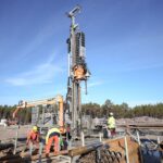 Oto propozycja unikalnego tytułu, zachowującego sens oryginału: Polska stawia na energię jądrową, gdy Niemcy rezygnują z atomu: kontrastujące decyzje sąsiadów