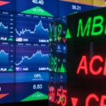 OFE masowo wyprzedają polskie akcje – TFI przejmują część papierów