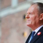 Oto kilka propozycji przeredagowanego tytułu: 1. Przełom w przekazie Tuska. Właśnie wtedy wszystko się zmieniło 2. Tusk i zwrot narracyjny. Ten moment okazał się kluczowy 3. Jak Tusk odwrócił bieg narracji? Przełomowa chwila 4. Tusk dokonał zwrotu w narracji. Ten moment był decydujący 5. To wtedy Tusk całkowicie zmienił ton — przełomowy moment jego narracji