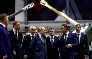 1351. dzień wojny. Rosja zapowiada ambicje eksportowe w sektorze zbrojeniowym — czy prawdziwym celem jest handel bronią?