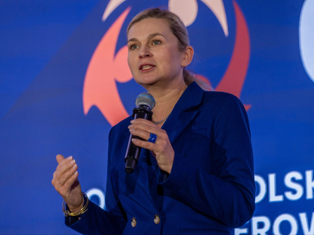 Rok po kluczowej uchwale: MEN wciąż zwleka. „Nie wiedzą, czy powinni wypłacać nauczycielom”