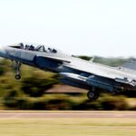 Oto kilka przeredagowanych propozycji tytułu: 1. Dzień 1449 wojny: Gripeny i Rafale mają wesprzeć Ukrainę – czy zdołają powstrzymać rosyjskie lotnictwo na czas? 2. 1449. dzień konfliktu. Szansa dla Ukrainy: Gripeny i Rafale kontra rosyjskie samoloty – czy zdołają je zestrzelić? 3. Ukraina w 1449. dniu wojny: Gripeny i Rafale w drodze – czy przechylą szalę w powietrzu przeciw Rosji? 4. Gripeny i Rafale dla ukraińskich sił powietrznych w 1449. dniu wojny – czy przełamią przewagę rosyjskiego lotnictwa? 5. 1449. dzień wojny – Gripeny i Rafale dla Ukrainy: czy zdołają odeprzeć rosyjskie myśliwce?