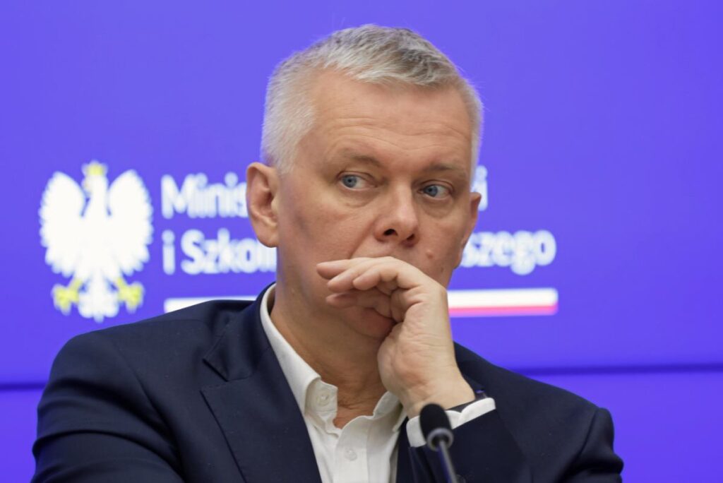 Napięcia dotyczące nominacji oficerskich. Siemoniak: Skandaliczne sugestie przedstawiciela prezydenta