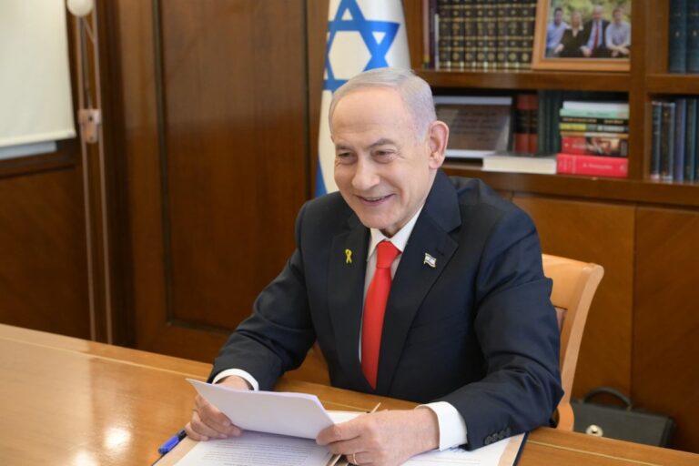 Izrael nawiązał relacje z państwem nieuznawanym globalnie. "Historyczny przełom"