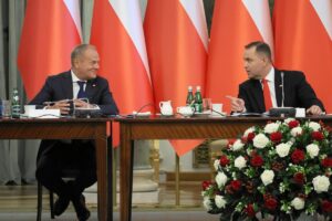 Oto kilka propozycji przeredagowanego tytułu: 1. Tusk występuje z inicjatywą wobec Nawrockiego. Reakcja Pałacu Prezydenckiego: "Tak należało postąpić od samego początku" 2. Propozycja Tuska dla Nawrockiego – komentarz Pałacu Prezydenckiego: "Lepiej by było od startu" 3. Nowa oferta Tuska dla Nawrockiego. Odpowiedź prezydenckiego otoczenia: "Tak trzeba było załatwić sprawę od razu" 4. Tusk wychodzi z propozycją do Nawrockiego. Pałac Prezydencki odpowiada: "To powinna być pierwsza decyzja" 5. Gdy Tusk proponuje Nawrockiemu, Pałac Prezydencki reaguje: "To należało zrobić na początku" Wybierz wersję, która najlepiej odpowiada Twoim potrzebom. Jeśli chcesz, mogę stworzyć więcej wariantów!