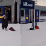 Absurdalne warunki na dworcu PKP w Mławie. Czy pasażerowie powinni zabierać łopaty do odśnieżania?