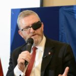 Rozprawa Grzegorza Brauna odwołana. Polityk ujawnia przyczynę